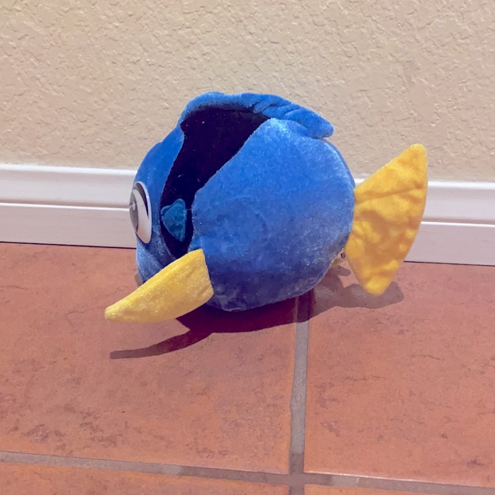 Dory From Finding Nemo - Picture 2 of 5